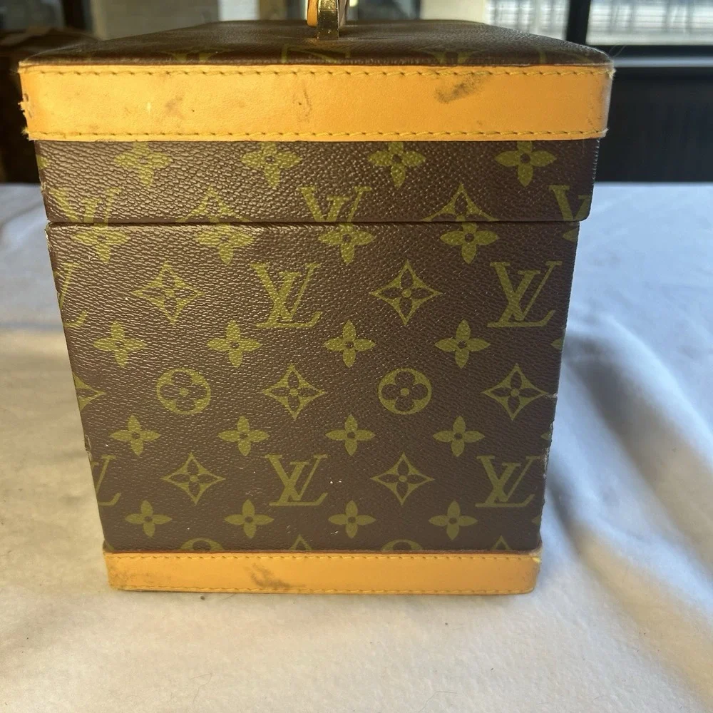 LOUIS VUITTON Vintage Monogram Cosmetic Box Trunk Bag Locks Handle Mirror - Picture 7 of 14